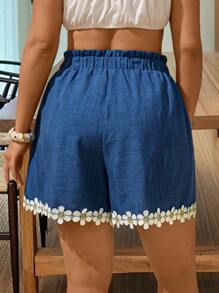 SHEIN Clasi 加大码牛仔布宽腿短裤，搭配雏菊蕾丝花边、松紧腰带、系带腰部细节、真口袋，适合外出、通勤、聚会和约会休闲穿着 - 藍色 - 查看 2