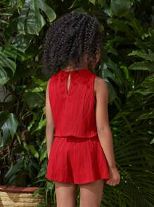 SHEIN Setelan 2 Potong untuk Anak Perempuan: Atasan Tank Top Tanpa Lengan Leher Bulat Warna Polos dan Celana Pendek Longgar Warna Polos - Merah - View 2