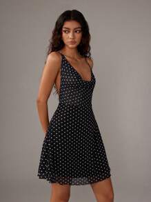 TRNVIE Vestido Curto Assimétrico de Tira Fina, Sem Costas, com Estampa de Bolinhas e Tela, Roupa Romântica de Resort, Primavera/Verão - Preto - Visão 6