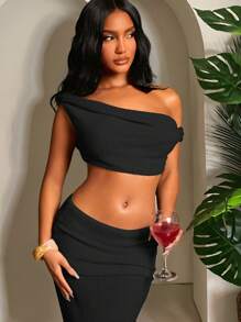 SHEIN SXY 夏季优雅假期纯色米色钩针编织 2 件套：不对称领口短款上衣 + 翻领腰部鱼尾裙，休闲度假装 - 黑色 - 查看 4