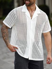 Manfinity RSRT Chemise à la mode grande taille pour homme, couleur unie, idéale pour l'été. Idéale pour les couples, elle constitue une excellente idée cadeau pour un petit ami ou un mari. Fabriquée dans un tissu léger et élégant, cette chemise est élégante et polyvalente, idéale au quotidien. - Blanc - Voir 6