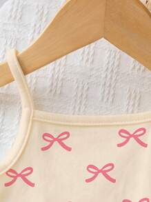 SHEIN 女婴可爱甜美粉色蝴蝶结印花米色休闲背带连体衣，适合春夏季 - 彩色 - 查看 3