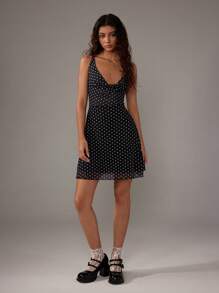 TRNVIE Vestido Curto Assimétrico de Tira Fina, Sem Costas, com Estampa de Bolinhas e Tela, Roupa Romântica de Resort, Primavera/Verão - Preto - Visão 3