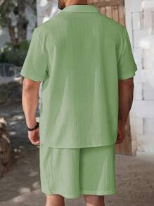 Manfinity Homme Bộ đồ thường ngày cho nam cỡ lớn mùa hè màu trơn tay ngắn một hàng khuy và quần short - Màu xanh Bạc hà - Xem 2