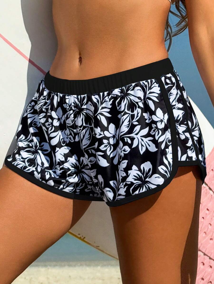 Swim Vcay 女士休闲百搭成熟运动度假随机热带植物芙蓉花卉轮廓全身图形撞色沙滩短裤 - 黑與白 - 查看 1