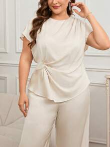 SHEIN Clasi Curve 加大码女式浪漫优雅日常杏色缎面圆领短袖收腰衬衫 + 松紧腰阔腿裤加大码两件套、女式婚礼宾客礼服、度假、女士节日服装、女士派对礼服、女士演唱会服装、度假两件套、老款女装、女士教师服装、女士优雅服装、外出、女士裤装、女士两件套、女士两件套 - 杏色 - 查看 9