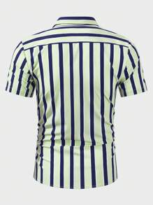 Manfinity Hypemode Men's Casual Colorblock Striped Shirt, Summer
