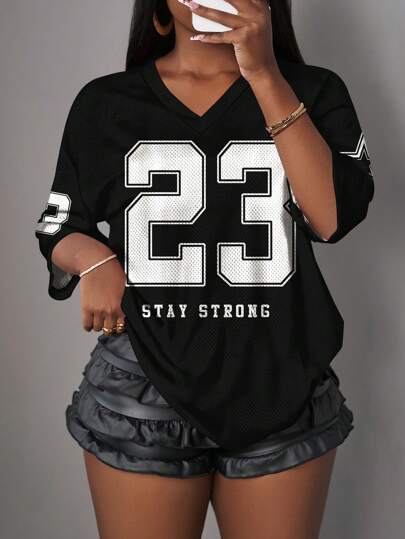 Slaydiva Camiseta negra casual y minimalista con gráfico de letra y número 23, apta para el verano, ropa deportiva