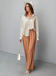 SHEIN Clasi Camisa satinada brillante de piqué con botones, talla grande