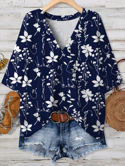 EMERY ROSE 百搭度假风碎花圆领胸袋加大码 T 恤，休闲简约设计，适合夏季