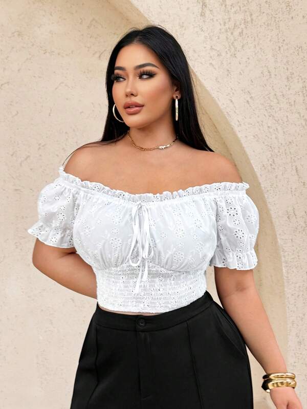 SHEIN SXY Tricou fără mâneci pentru femei, mărimi mari, din material textil imprimat alb-negru, sexy, cu volane, cu decolteu și manșete, potrivit pentru începutul primăverii, primăvara și vara, pădurea tropicală, petrecerea pe plajă, vacanța la mare, petrecerea cu foc de tabără, răcoros și ușor, croială slim, confortabil de purtat, ușor de asortat și arată slim, accentuează corpul, flatează silueta