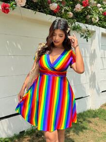 SHEIN EZwear 大码彩虹条纹交叉裹身短袖休闲连衣裙 - 彩色 - 查看 3