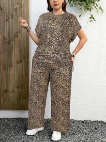 SHEIN LUNE Ensemble 2 pièces pour femmes grande taille, imprimé léopard d'été. Top à manches courtes, col rond, design à cordon à l'ourlet + pantalon ample taille haute. Tenue d'été pour femmes, ensemble 2 pièces, tenue de vacances - Tabac - Voir 4