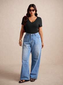 Elaquor V 领纯色 T 恤全黑短款夏季上衣 - 黑色 - 查看 1