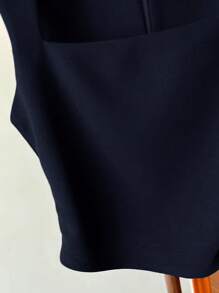 Top sin mangas de mujer de color albaricoque sólido con cuello cuadrado, cintura plisada y cremallera en la espalda - Azul marino - Ver 4