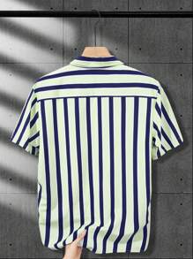 Manfinity Hypemode Men's Casual Colorblock Striped Shirt, Summer