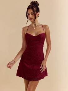 SHEIN BAE 春夏季纯粉色修身斜领露背系带纹理喇叭下摆超迷你女式连衣裙 - 酒紅色 - 查看 4