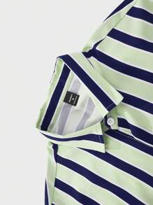 Manfinity Hypemode Men's Casual Colorblock Striped Shirt, Summer