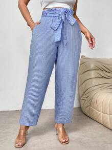 Firerie Elegante Büro Stoffhose in Große Größen mit Raffung, Bindedetail in Taille, elastischer Bund mit Taschen und verjüngtem Bein/Lässige Stoffhose mit Bindung in Karomuster - Blau-Weiß - Übersicht 1