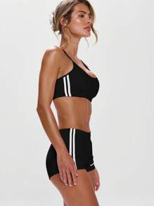 Musera Sport 细肩带条纹侧分露脐吊带背心，适合运动健身、板式网球、网球、匹克球等运动。