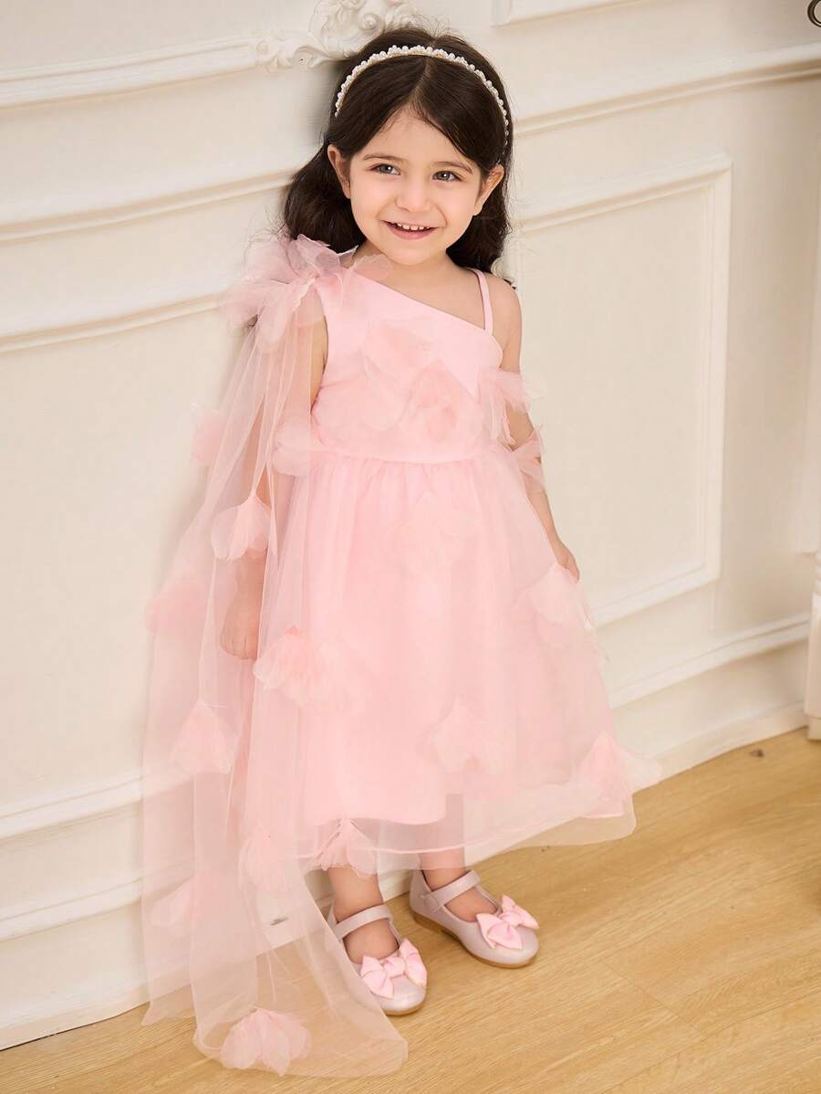 SHEIN Glamorique Kids 女童派对礼服公主裙花卉刺绣单肩网纱拖尾婚礼花童礼服，粉色 - 粉色 - 查看 1