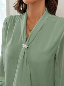 SHEIN Privé Blusa Elegante de Manga Longa com Design de Laço, Cor Sólida, Plus Size para Mulheres - Verde Menta - Visão 9