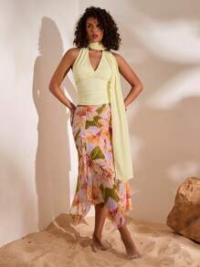 Opulessa Women Solid Color Fitted Sleeveless Halter Crop Top - Yellow - View 4