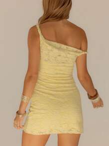 Aralina Off-Shoulder Spitze texturiertes Slim Fit Mini elegantes Sommerkleid als Geburtstagskostüm für Frauen - Gelb - Übersicht 2