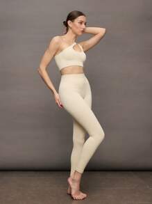 Activina Conjunto deportivo de mujer con un hombro y corte delantero - Beis - Ver 5