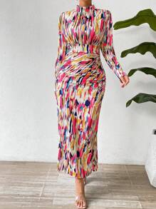 Chiquease 优雅长袖百褶领满印花连衣裙