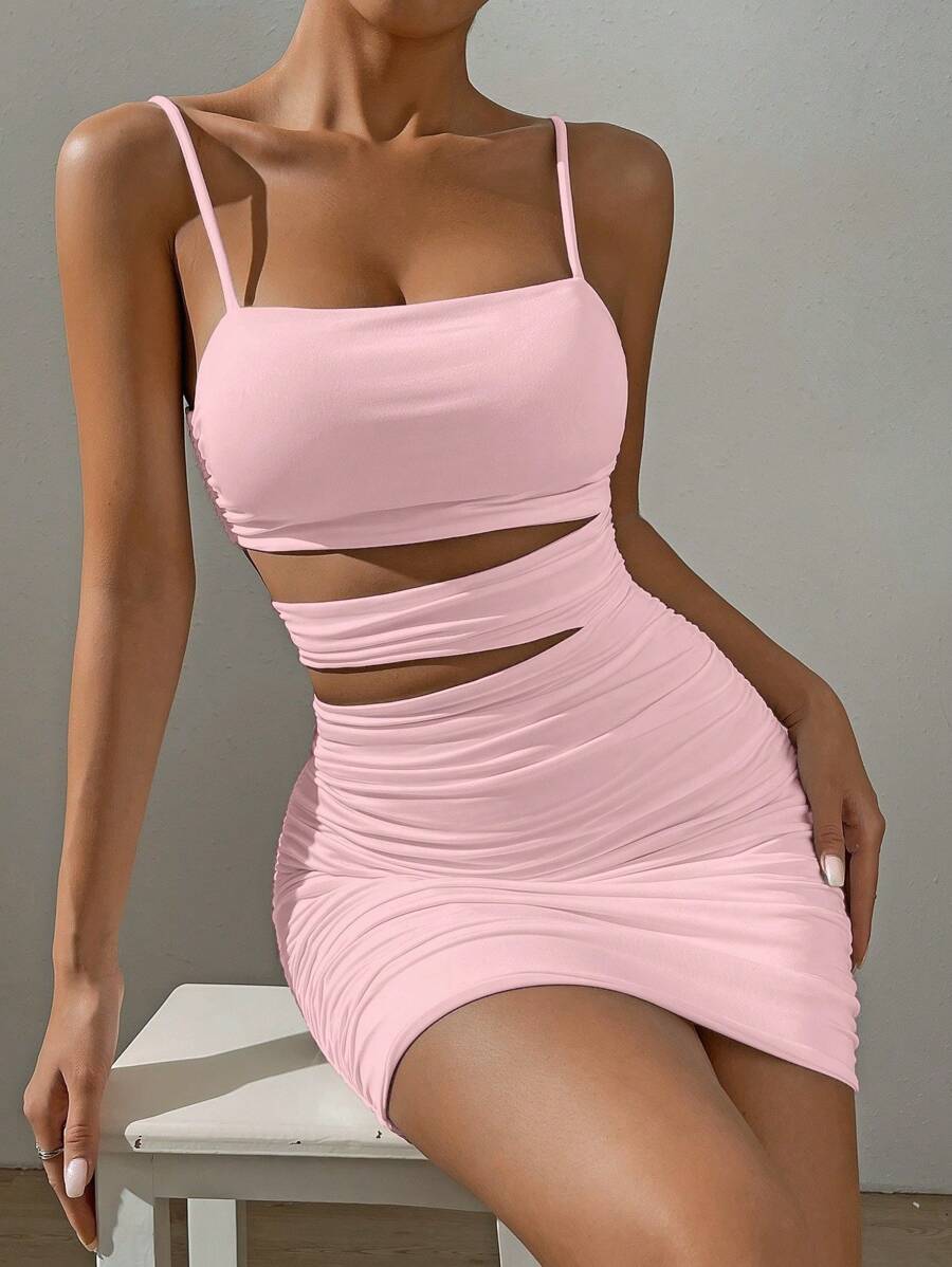 SHEIN PETITE Vestido negro sexy con corte y drapeado, atuendo para cita nocturna, ropa de verano, vestido de graduación, conjunto de playa para mujer - Rosa Pálido - Ver 1