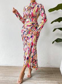 Chiquease 优雅长袖百褶领满印花连衣裙