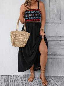 SHEIN LUNE 大码休闲度假刺绣装饰吊带连衣裙