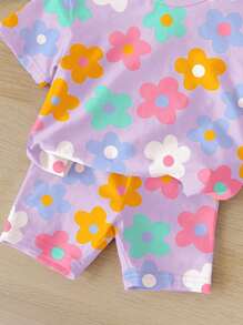 SHEIN 2件套年轻女孩休闲花卉印花T恤和短裤夏季套装 - 彩色 - 查看 4