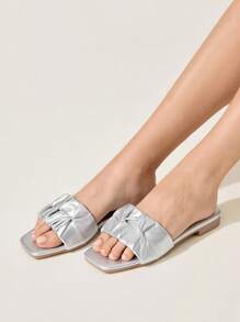 CUCCOO CHICEST 女士褶皱扭头设计平底凉鞋，优雅休闲简约独特个性化柔软轻质银色金属材质女士平底拖鞋沙滩度假通勤鞋 - 銀色 - 查看 3