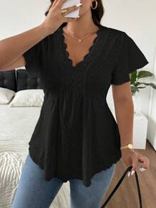 SHEIN Frenchy 大码女士V领蕾丝拼接扎染花卉纹理衬衫 - 黑色 - 查看 4