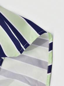 Manfinity Hypemode Men's Casual Colorblock Striped Shirt, Summer