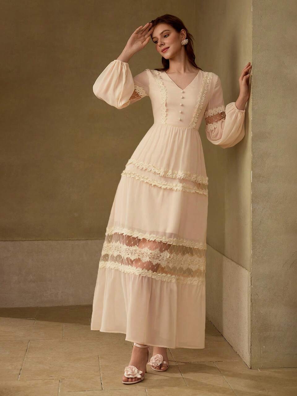 CONTRAST LACE RUFFLE HEM DRESS