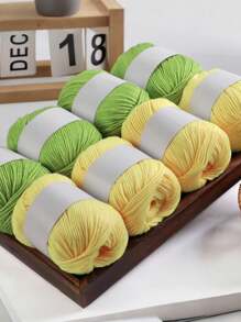 6 pièces/set (même couleur) Fil à tricoter en mélange de soie de luxe, doux. Convient pour les pulls et les écharpes. Fibres premium pour le crochet et l'artisanat. Fil en fibre de lait pour les pulls, les écharpes et les DIYs (6 pièces = 300 g)