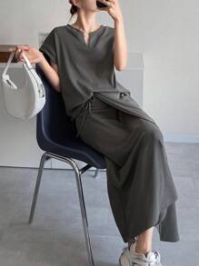 FRIFUL 女士V领T恤和A字裙两件套，休闲纯色，夏季家居服套装 - 灰色 - 查看 2