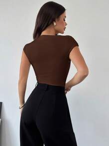 Firerie 全新春夏简约优雅日常通勤不对称肩部包裹金属装饰褶皱腰部紧身白色连体衣 - 巧克力棕 - 查看 7