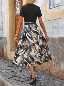 LanaWest Bộ 2 món gồm áo tay ngắn màu trơn và chân váy in họa tiết ngẫu nhiên dành cho nữ. - Màu xanh lam - Xem 2