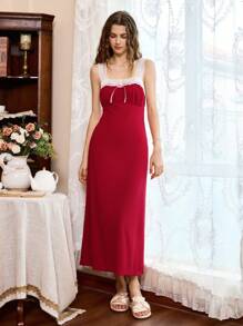 女士优雅蕾丝拼布细肩带长睡袍