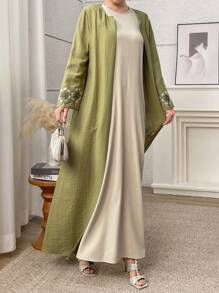 Al Najma 女式花卉刺绣超长阿拉伯长袍 - 綠色 - 查看 3