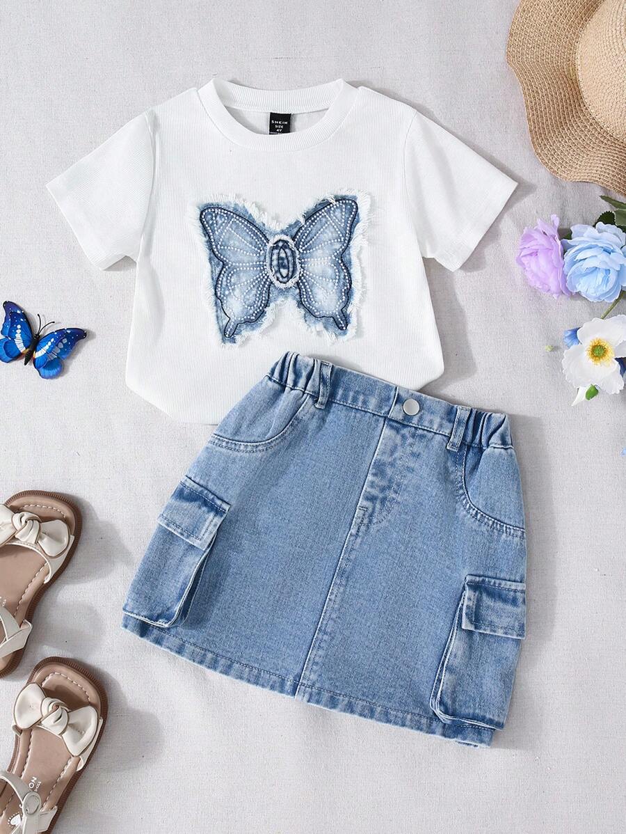 SHEIN Playful Pals 女童休闲修身白色短袖 T 恤，带 3D 蝴蝶洗水牛仔贴花和浅色洗水修身牛仔实用口袋迷你裙，简约时尚百搭日常穿着