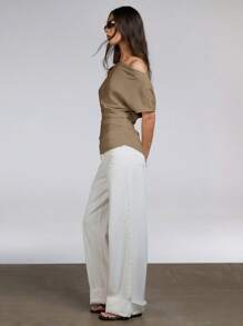 Athîral 女式夏季纯色不对称领口褶皱时尚衬衫上衣 - 軍綠色 - 查看 3