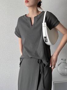 FRIFUL 女士V领T恤和A字裙两件套，休闲纯色，夏季家居服套装 - 灰色 - 查看 4