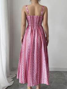 SHEIN Unity Rafferiza 女式浪漫情人节演唱会装度假生日连衣裙休闲连衣裙荷叶边前系带蝴蝶结可爱优雅粉红玫红色不对称水钻条纹印花吊带后背不对称腰部修身A字下摆2025夏季新款长裙 - 粉色 - 查看 2