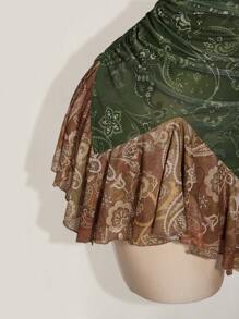 SHEIN ICON 加大码 Y2K 春季海滩波西米亚风绿色时尚度假性感女式简约时尚露背拼色印花夏季西式女装连衣裙，内搭短裤 - 墨綠色 - 查看 6