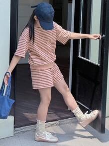 DAZY Conjunto de ropa de niña preadolescente con camiseta de hombros caídos a rayas y pantalones cortos, para volver a la escuela - Multicolor - Ver 2